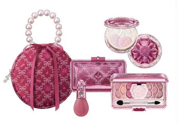 【1位】ジルスチュアートのコフレはチェリーの香りとヴィンテージ調デザイン【クリスマスコフレ&限定品2022】