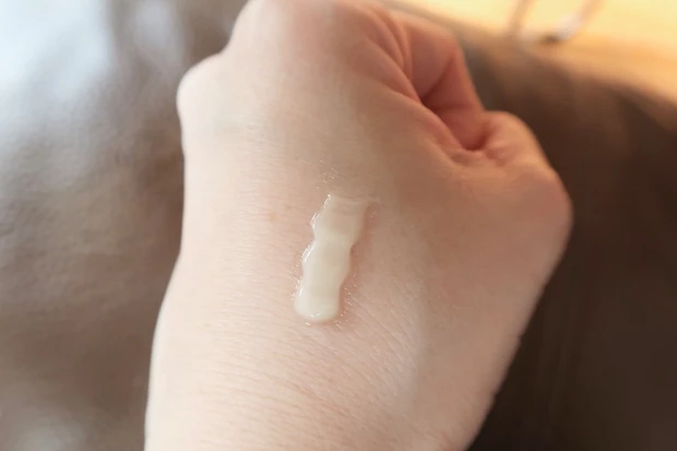 【韓国の大人気アイクリーム】AHC ユースレスティング リアルアイクリームフォーフェイス_2_1