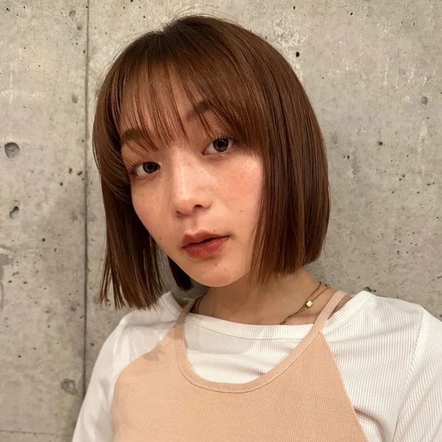【タッセルボブ】直毛を活かしたストレートミニボブで暑い時期もクールな印象に