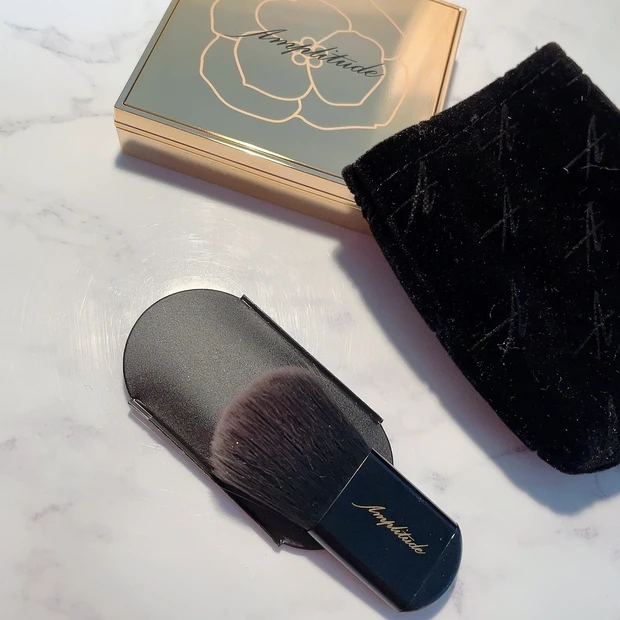 【Amplitude 春コスメ🌸】限定チーク✨透き通るような肌から、浮かび上がるキュートでありながらエレガントな頬に💛_2_6