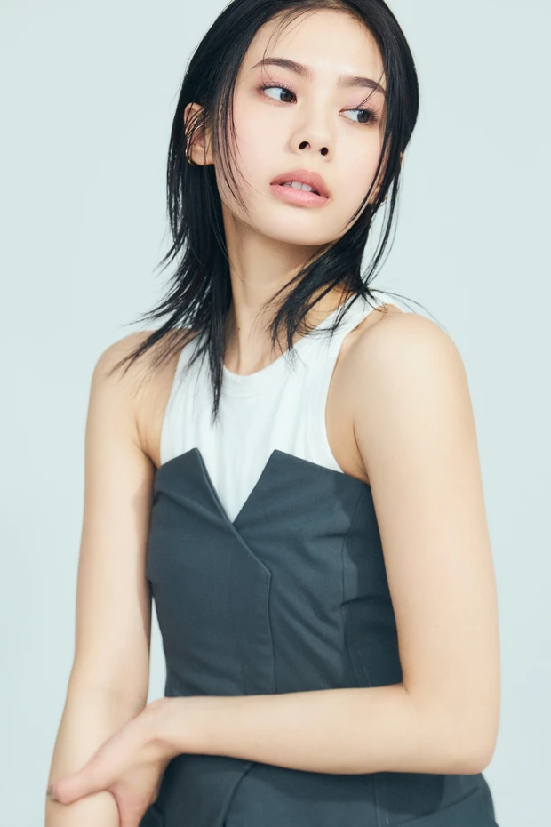 安斉星来さんがニュアンスピンクのワントーンメイクで大人可愛く