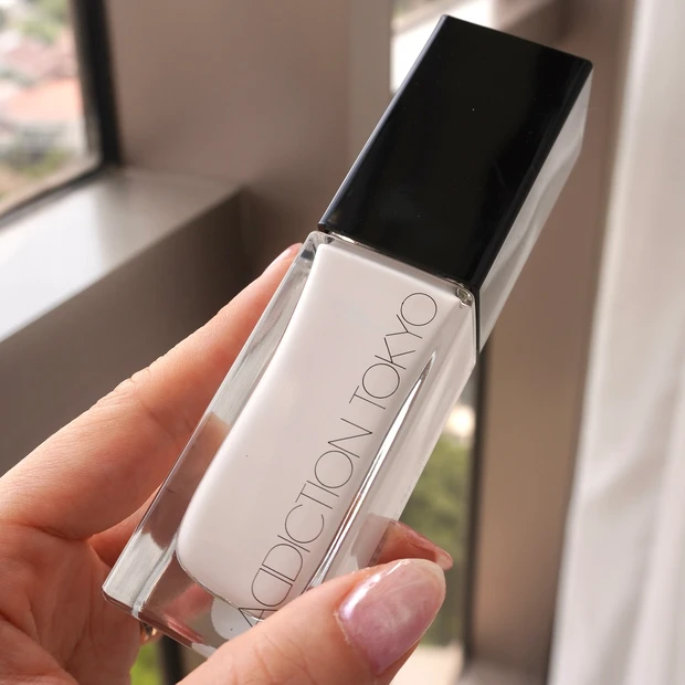 2025年9月5日発売のアディクション ザ ファンデーション リフトグロウ 新色 000 ポーセリンの写真