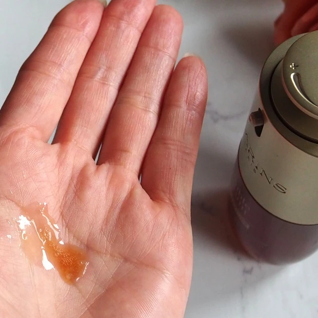 「クラランス ダブル セーラム ADC」のテクスチャー