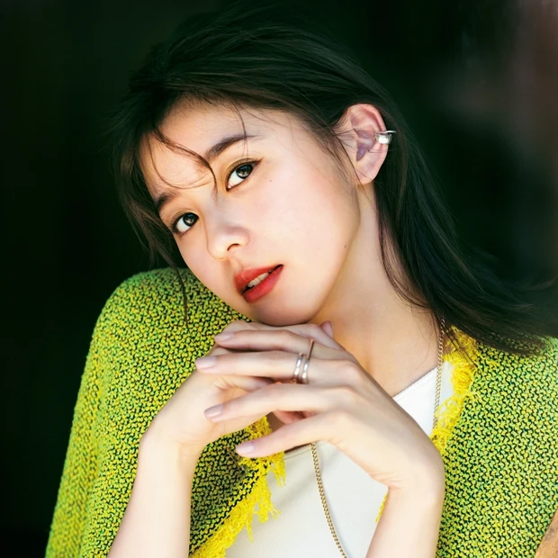 ウェーブバング×リップメインメイクで最旬フェイスに! 90年代テイストが…