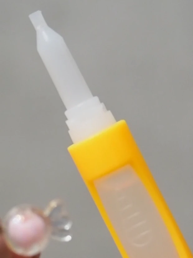 アロンアルファで接着