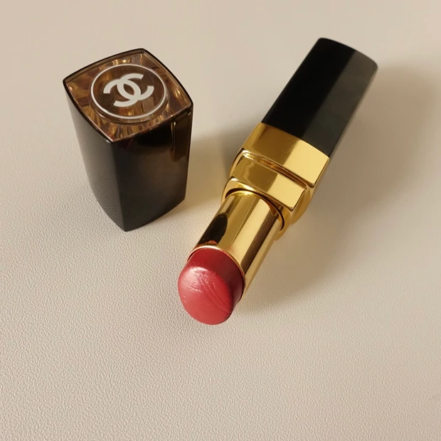 【赤リップ3選】既存色から選ぶ「一生推したい」運命レッド：①シャネル ルージュ ココ フラッシュ 164 フレイム