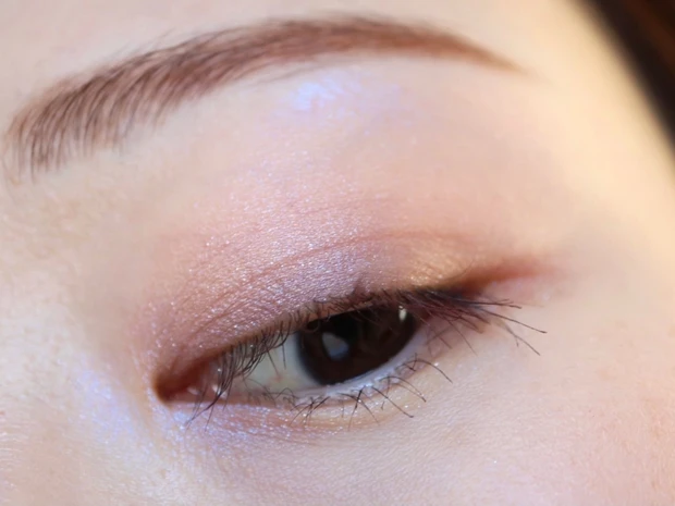 【クリスマスコフレ2021】ホリデーシーズンはチョコレートやキャンディーのような甘いメイクで♡ルナソルの限定パレット2色＆ネイル2色を比較！_9_2