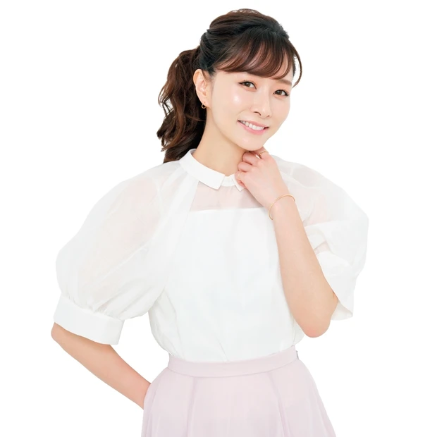石井美保さんの偏愛コスメをご紹介！ 長く使い続ける予感。クラランス、ファ…