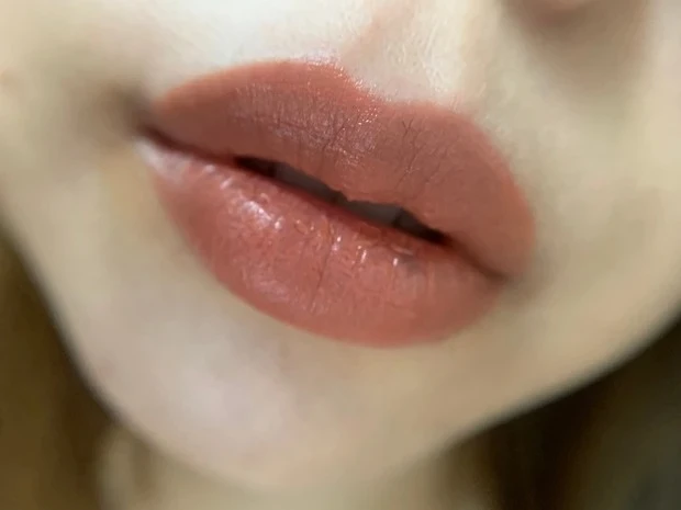 【中国コスメ】PERFECT DIARY（パーフェクトダイアリー） サテンルージュ スリム リップスティック L01 バレリーナヌーディピンク ミルクベージュ