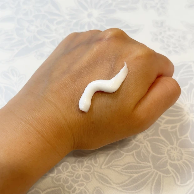 iniksのクリーミィ フォームのテクスチャー①