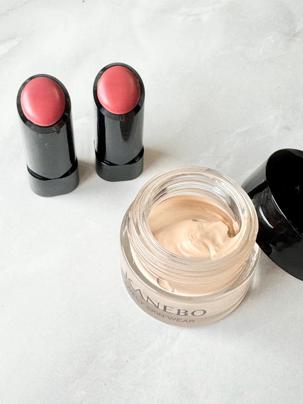 MAQUIA のん　付録　カネボウ　ファンデーション　ライブリー