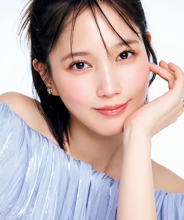 本田 翼さんが今頼りにするのは、ハリ・弾力系スキンケア。愛用5品をたっぷりレコメンド