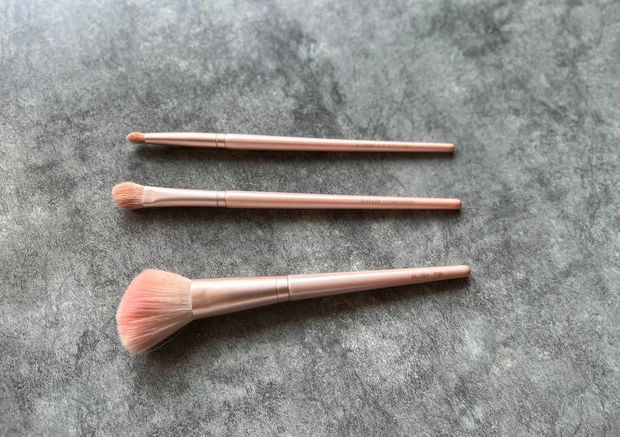 【ポーチの中身】旅好きピラティスインストラクターが選ぶ!フルメイク・メイク直しもお任せ!厳選アイテムを公開_6_1