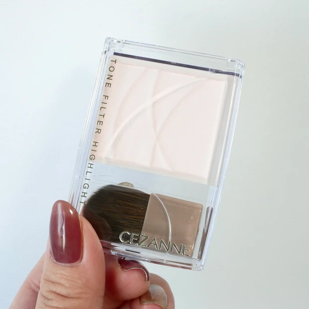 セザンヌ トーンフィルターハイライト 新色 02 フィルターピンク