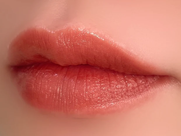 アンドビー シアーリップ カシスブラウン 川口春奈 コラボカラー