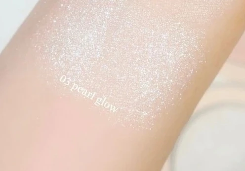 白湯メイク　ハイライト　ディオールスキン フォーエヴァー クチュール ルミナイザー 03 パール グロウ