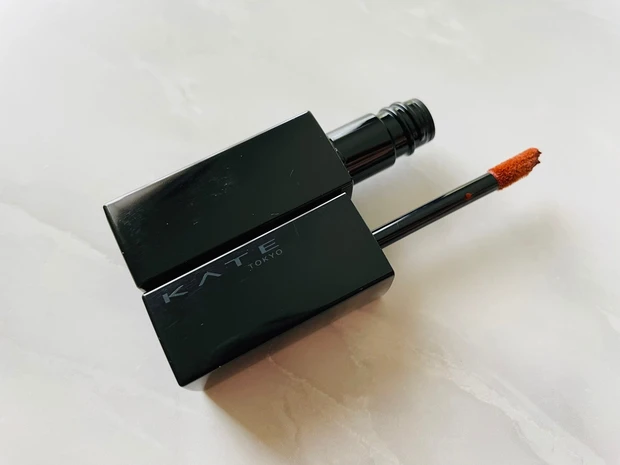 【本日10月22日発売】KATE(ケイト)より待望の新作、リップモンスターのスフレマットが仲間入り。イエベ向きカラーを早速スウォッチと動画でご紹介!既存色とも比べてみました。_2_2