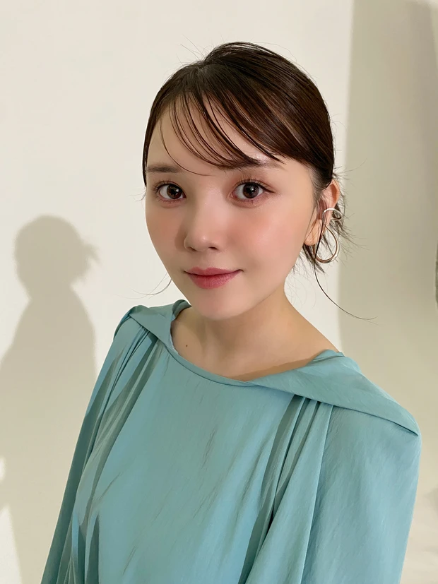 「人気声優の美容を深掘り♡Say! You! Beauty!」鬼頭明里さん のオフショットPhotoGallery_3