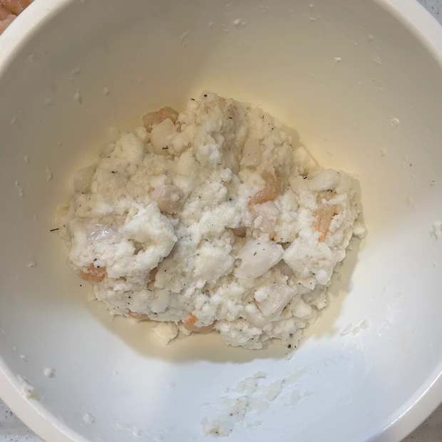 食べて痩せる！栄養満点ダイエットせいろ蒸しレシピ4選♡もちぷりはんぺんえび団子