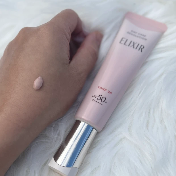 【エリクシール】バズりコスメ、実際どう？使い方・落とし方・注意点まで正直レビュー「デーケアレボリューショントーンアップ」色味・テクスチャーは？