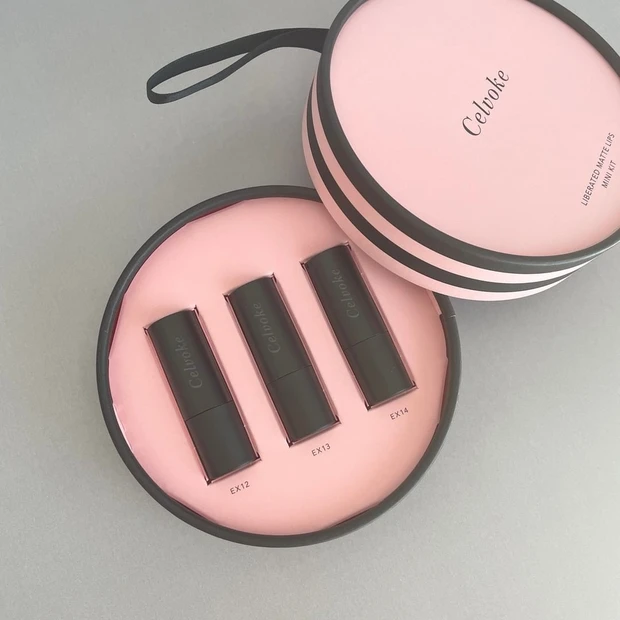 セルヴォーク リベレイティッド マット リップス ミニキット A_パッケージ