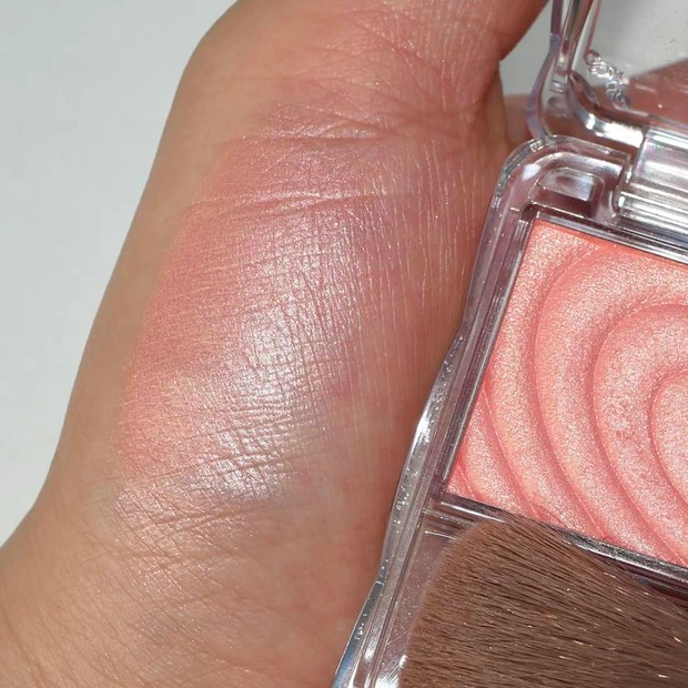 キャンメイク「パウダーチークス」 P03 チアフルピーチ