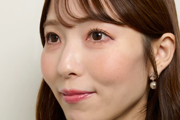 クリスマスコフレ 2025　エレガンス　アルモニーアイズ 106　クラルテ ルージュ ビジュー 102　カランドゥ フェイス BE402　グラヴィティレス マスカラ BR22　塗ってみた