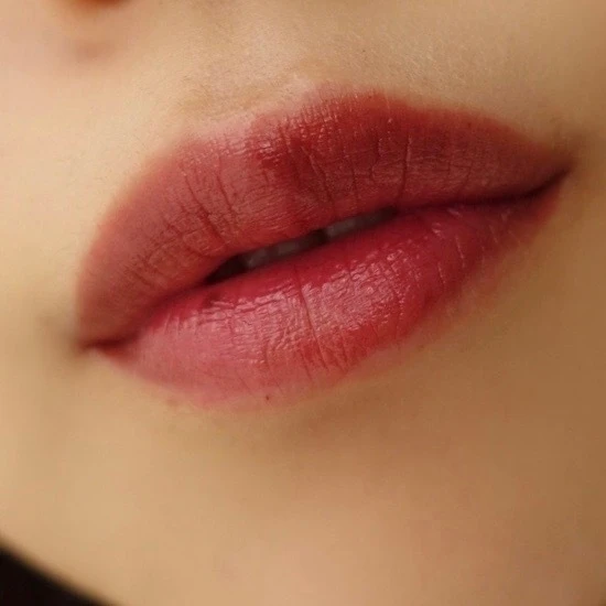 Ririmew リリミュウ センシュアルフィックスティント プチプラコスメ プチプラティント プチプラリップ ティントリップ 指原莉乃 さっしー プロデュース ツヤ 高発色 LOFT ロフト PLAZA プラザ 02 クラシカルプラム