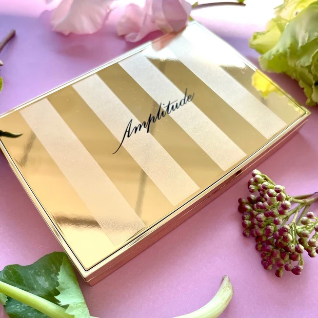 アンプリチュード_コンスピキュアス アイ & チークカラーパレット リミテッドコレクション c_パッケージ