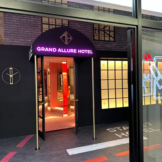 「ルージュ アリュール ヴェルヴェット ニュイ ブランシュ/眠らない夜」07:00 ザ グランド アリュール ホテル①