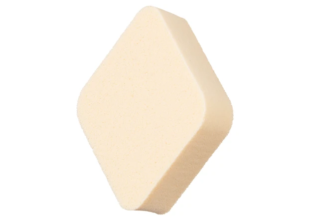 プロ愛用のメイク道具を一挙公開! メイクツールの正しい洗い方もチェック_2