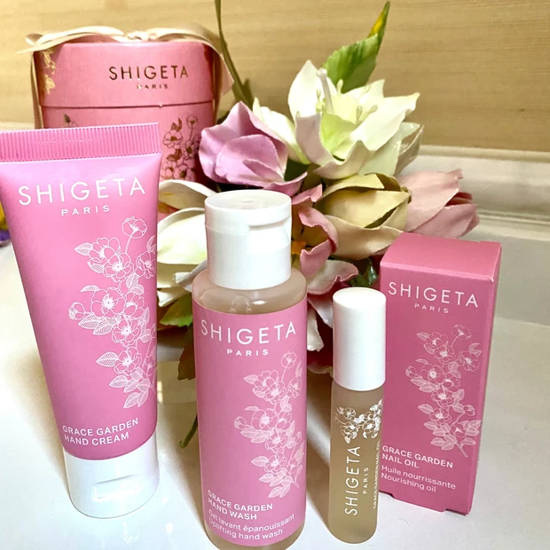 これ、できる?手と手を組んでぐるりんぱ!一年がんばった私の手をストレッチ_1_1