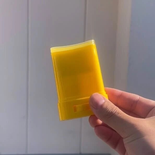 【メンズ美容】夏の必須アイテム：使いやすい日焼け止めと便利グッズのご紹介_2