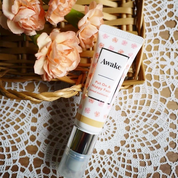 素肌感を残して美肌仕上げを狙うならコレ♡Awake癒しのボタニカルCCクリーム！