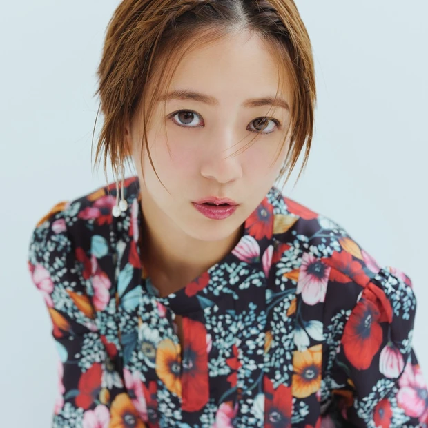 【女子会メイク】キラキラの力を借りた スモーキーEYEで華やかに_2
