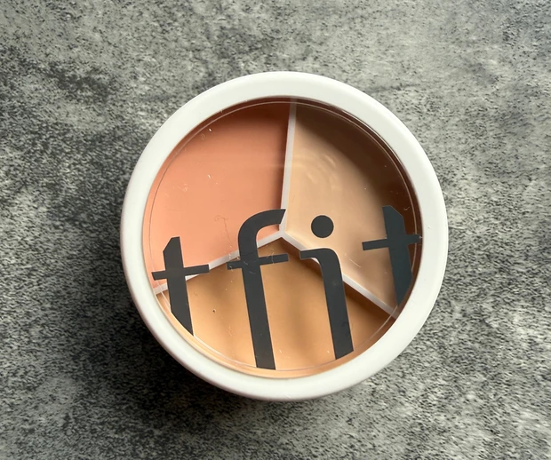 【小田切ヒロさん愛用】クマ・ニキビ跡・シミ隠し！ TFITカバーアップコンシーラーの使い方_8