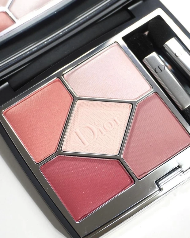 【石原さとみさん風メイクで印象チェンジ！】メイクで雰囲気を近づけるテクニックをご紹介します✨MAQUIA11月号のカバーモデルの石原さとみさんになりたい💭_2_1