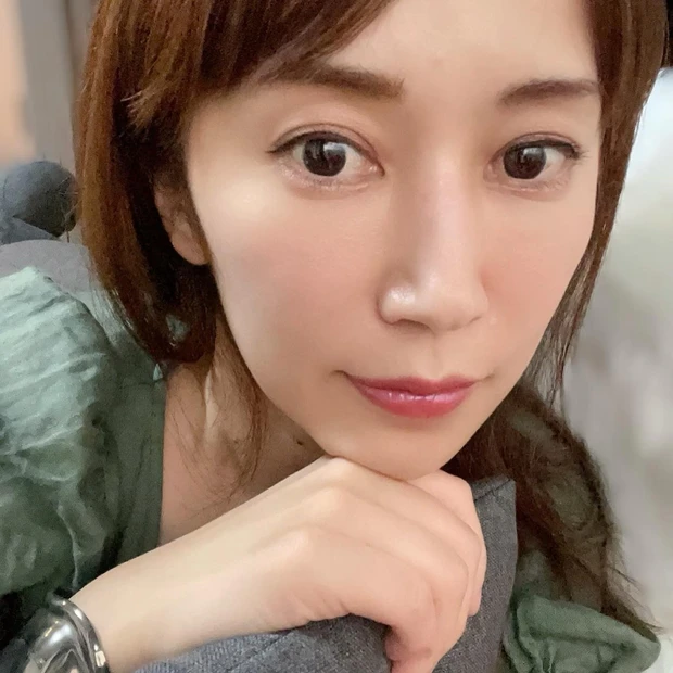 大人気で2か月近く待って買えました!流行りの赤眉。セルヴォーク インディケイト アイブロウマスカラ C _3_3