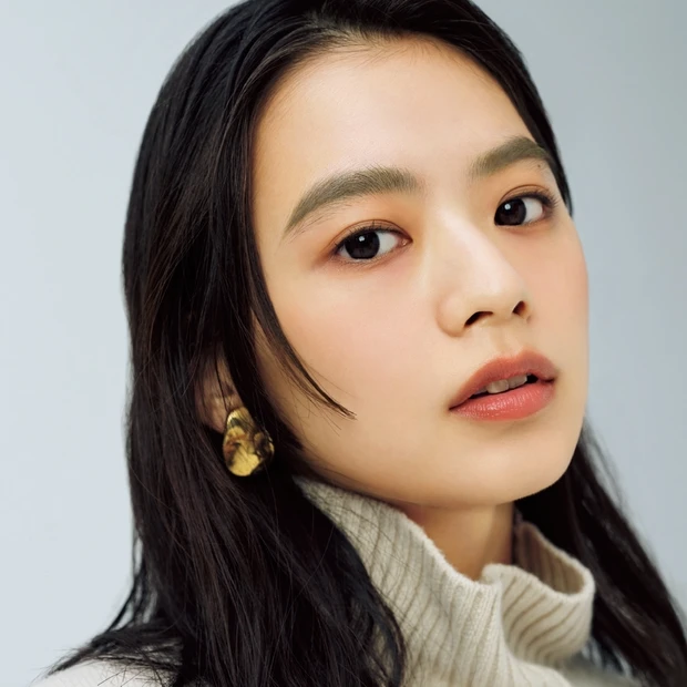 強すぎないキリッと感なら“透け眉”を! 2品で完成させる眉メイクHow …