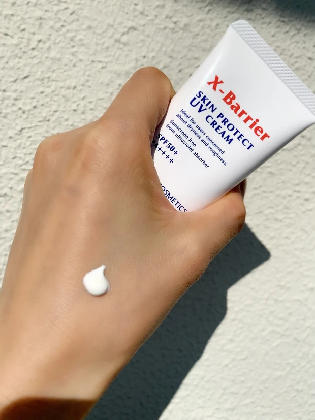エクスバリア　スキンプロテクト　UVクリーム(手に出した状態)