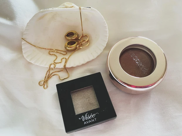 【自己紹介】一重・香水・ネイルetc... 本年度もよろしくお願いします！_2