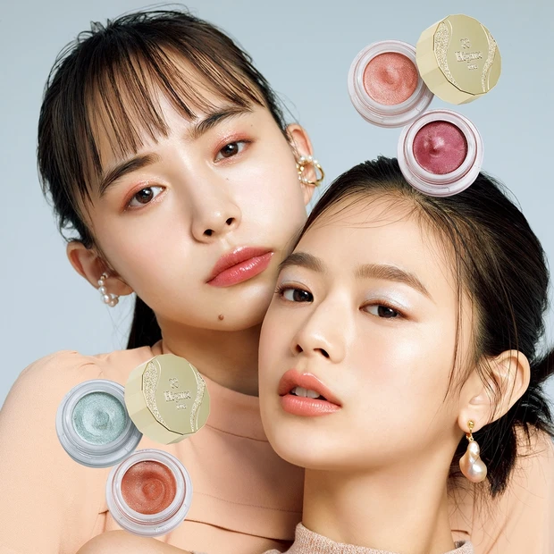 そのみずみずしさを、目元に、肌に。エレガンスの春は“ジュレ質感”で艶めく