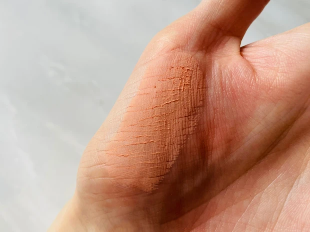 クリオ プロブラッシャーパレット 001 ミュートペタルのスウォッチ