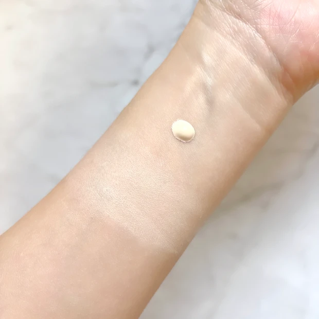 混合肌向けのfwee スパグロウUVトーンアップベース 01 グロウのスウォッチ