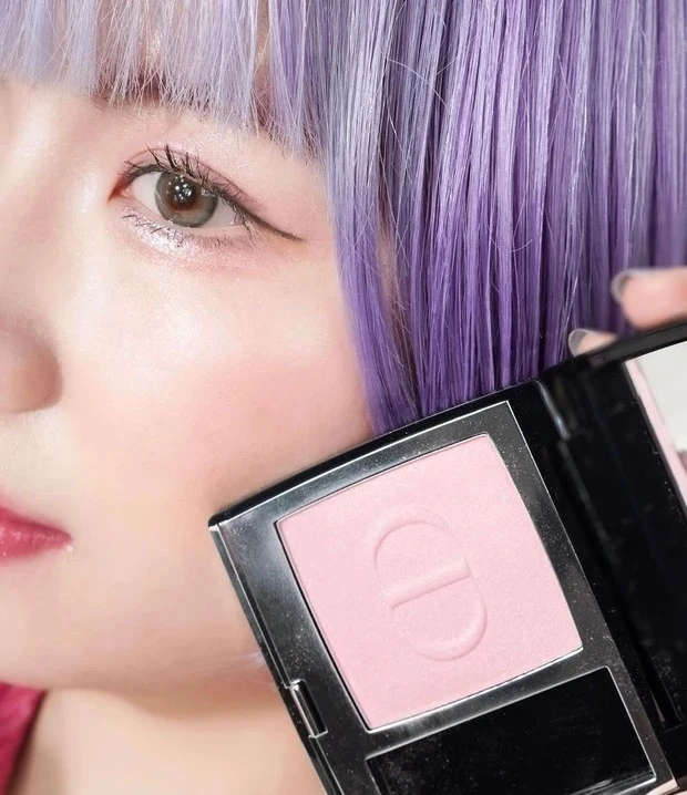 ディオール ディオールスキン ルージュ ブラッシュ 212 チュチュ ホログラフィック