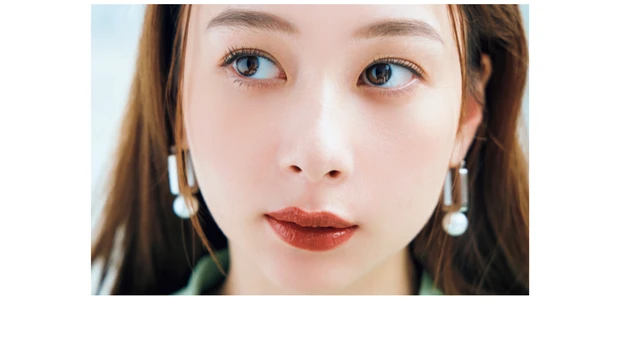 濃いめリップを上品で大人め印象に