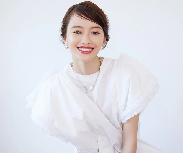 ロングヘアの山本舞香さんをニュアンスチェンジさせるなら?
_3