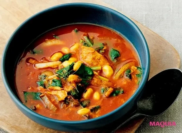 【冷え予防におすすめスープレシピ】トマトの酸味がきいたさわやかな味わい「カレートマトビーンズスープ」