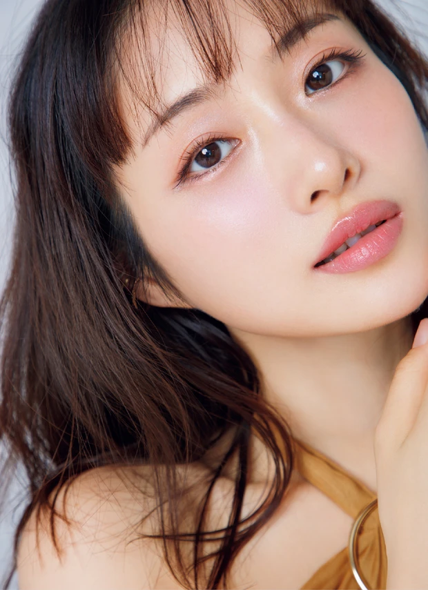 【石原さとみさん】春に似合う「ピンクメイク」「赤リップメイク」のやり方をご紹介！ 美容・日常に関するインタビューにも注目