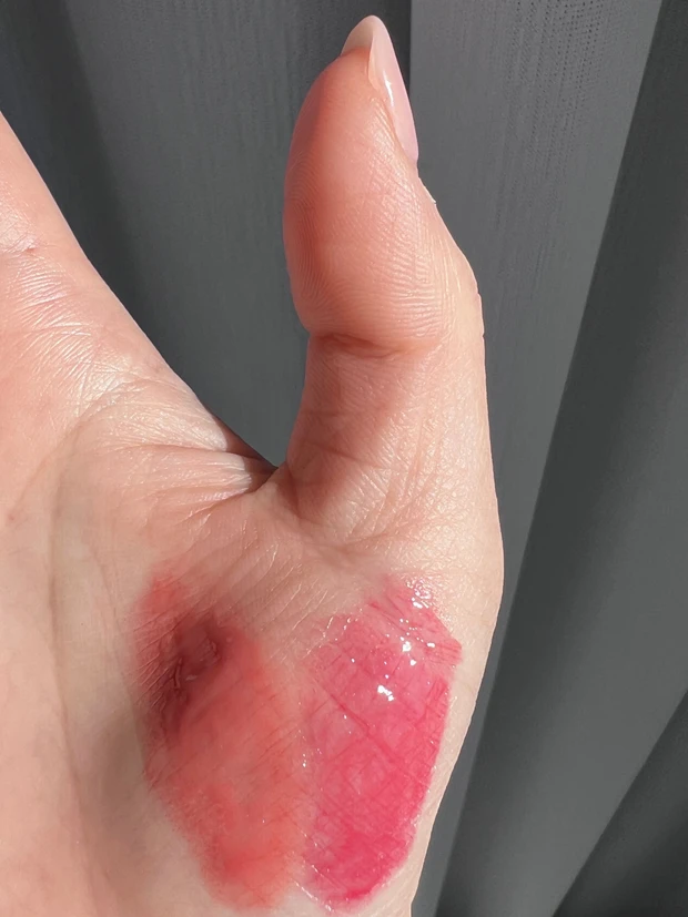 《2024》春の新作リップ🌸💄プチプラからデパコスまで【5ブランド全8本レビュー】垢抜け春メイクには欠かせない♡バズリップもレイヤードでオリジナルカラーを楽しもう😍_18_1